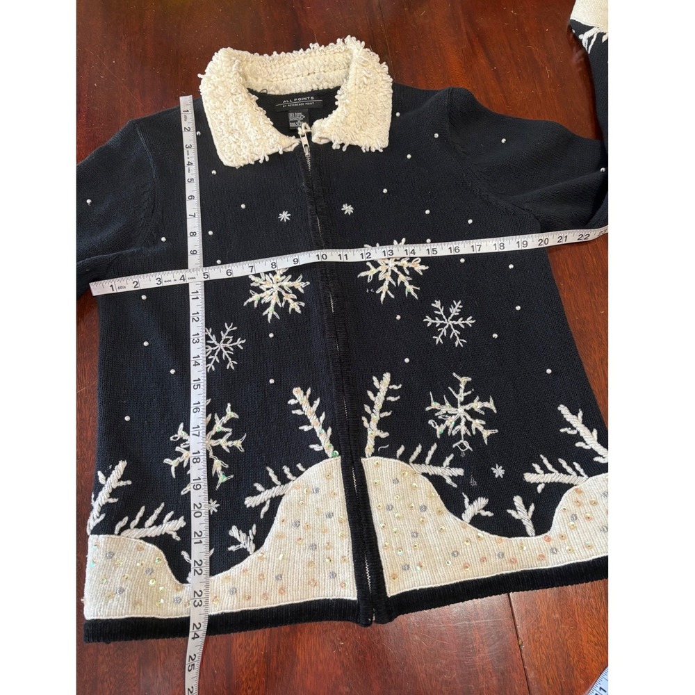 Womens VTG Winter Cardigan Sweater M Snowflake Embroidered Sequin Fuzzy Collar - Picture 4 of 7